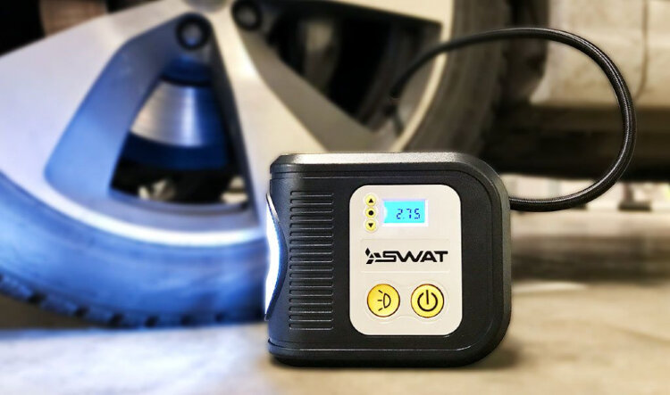 Автомобильный компрессор Swat SWT-412 шланг 0.5м